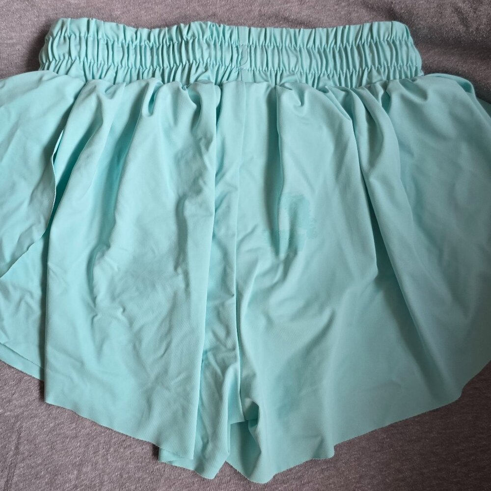 Suzette Medium (8/10) Teal color butterfly shorts